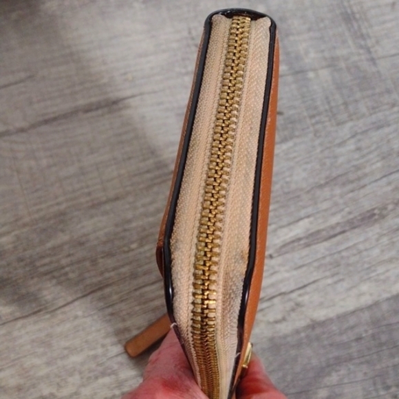 Kate Spade Newbury Lane Leather Zip around Wallet Rose Gold. - Picture 8 of 10